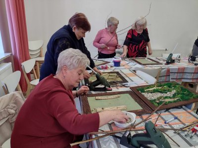 Okładka albumu: Chrobotek w roli głównej - warsztaty artystyczne z okazji Dnia Kobiet